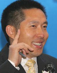 中央電視臺廣告經(jīng)濟(jì)信息中心主任、經(jīng)濟(jì)頻道總監(jiān)郭振璽