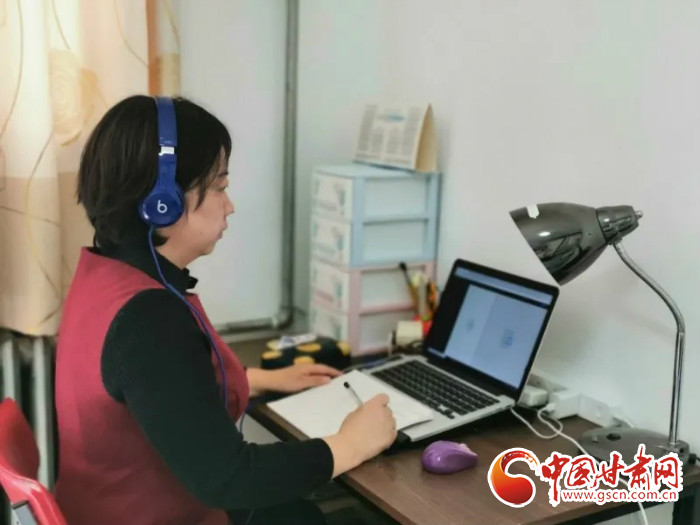 【三八特刊·“疫”線心聲】她，24小時(shí)聆聽“疫”動(dòng)的心