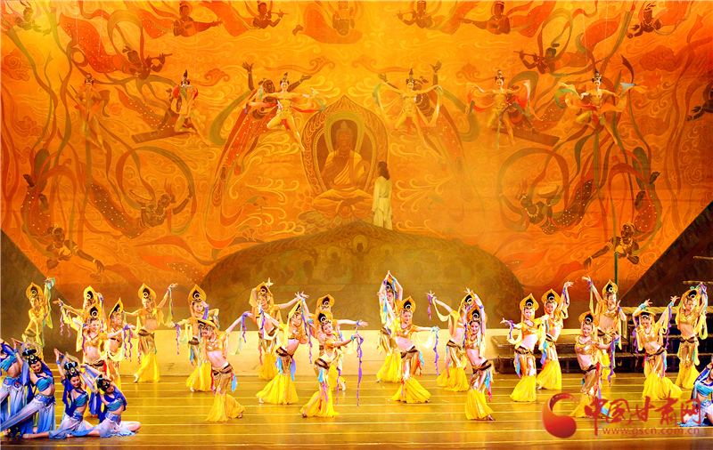 8月8日晚，《絲路花雨》《大夢(mèng)敦煌》首次同臺(tái)亮相蘭州