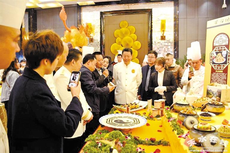 隴菜藝術(shù)盛典聚焦隴菜經(jīng)濟(jì)新成就——中國烹飪大師、甘肅省隴菜協(xié)會會長趙長安專訪