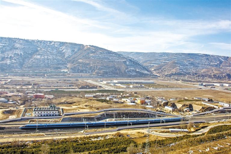 銀西高鐵開通 慶陽(yáng)邁入“高鐵時(shí)代”