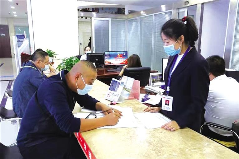 蘭州市政務(wù)服務(wù)中心推出“小蘭之家”服務(wù)今年辦件量達115.16萬件