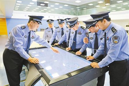 致敬！人民警察