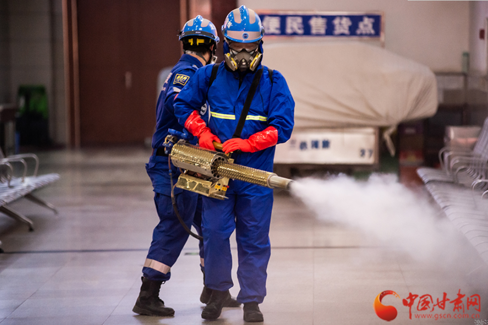 【新春走基層】護(hù)航回家路，蘭州車站這波操作很硬核！