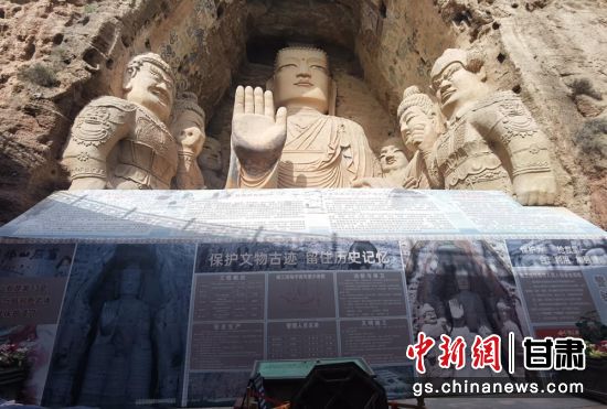 時(shí)下，中國(guó)“石窟鼻祖”天梯山石窟第13窟大佛足部與局部危巖體搶救性保護(hù)項(xiàng)目正在施工。圖為施工現(xiàn)場(chǎng)。陳曉斌 攝