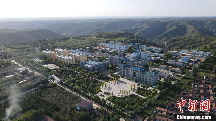 圖為華能正寧核桃峪煤礦廠區(qū)。(資料圖) 慶陽市委宣傳部供圖