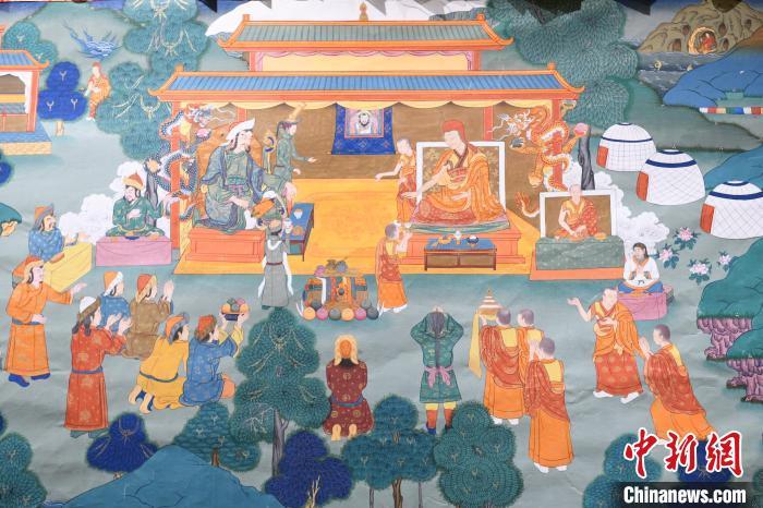 8月20日，在蘭州市博物館展出的大型歷史題材卷軸唐卡“涼州會(huì)盟”?！〈魑牟?攝