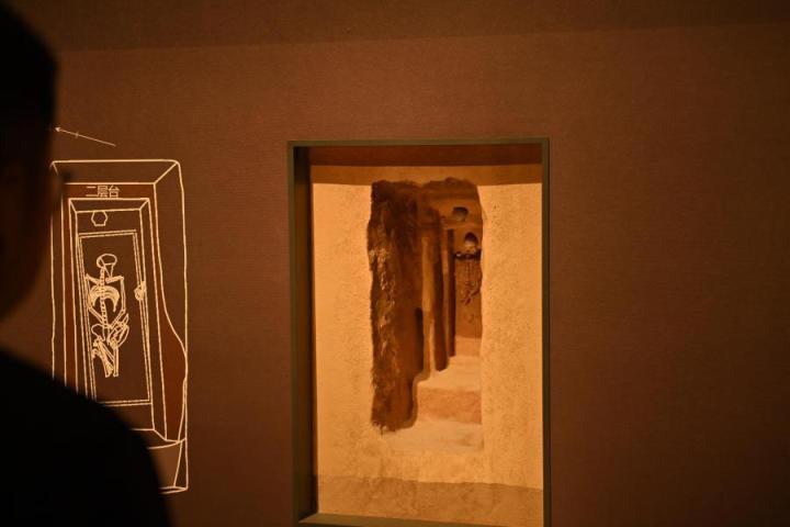 張家川縣馬家塬車(chē)輿博物館展陳的馬家塬遺址出土文物。李亞龍 攝