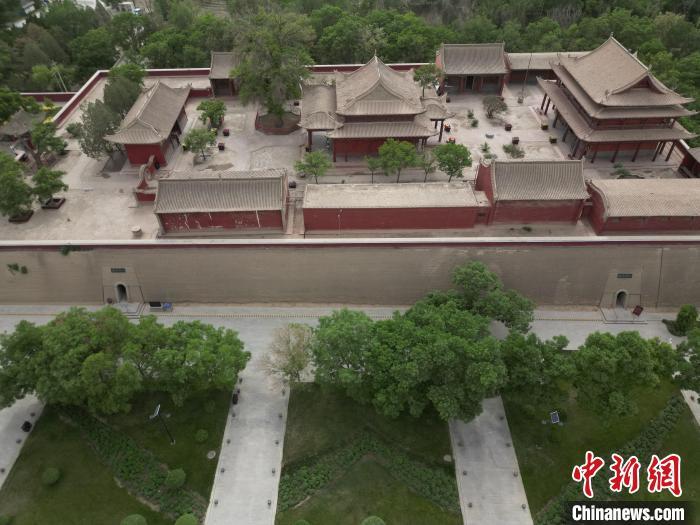 5月16日，航拍下的雷臺(tái)漢墓墓室入口。戴文昌　攝