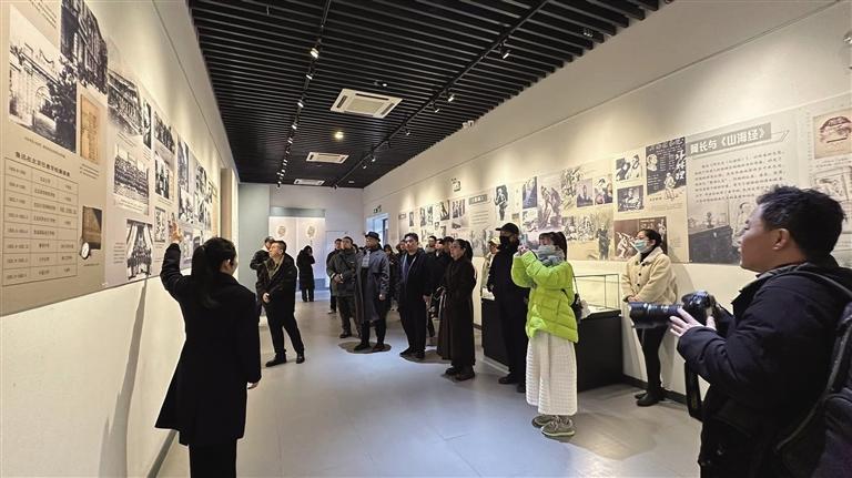 重溫新文化經(jīng)典 感悟“孺子?！鼻閼? /><p>重溫新文化經(jīng)典 感悟“孺子?！鼻閼?/p></a>                </div>
                <ul class=